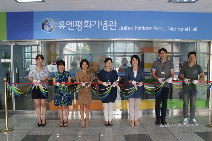 부산글로벌빌리지에 어린이 영어 체험교실 열어! < 포토뉴스 < 교육 < 기사본문 - 글로벌뉴스통신GNA 부산글로벌빌리지에 어린이 영어 체험교실... 