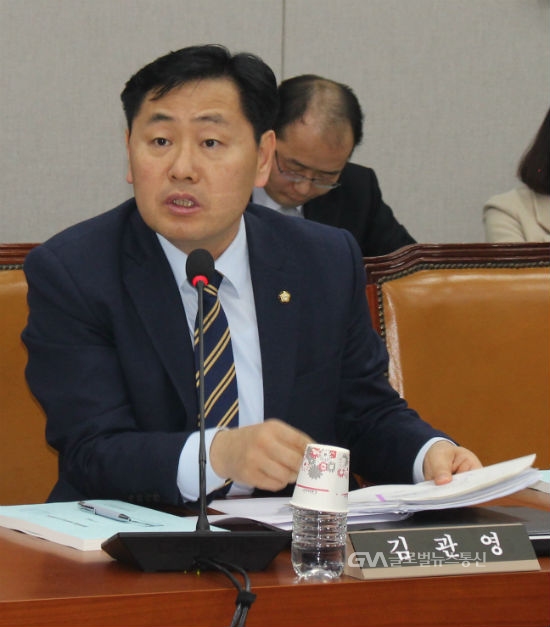 21세기 시대정신에 맞는 대한민국의 권력구조를 만들자 < 포토뉴스 < 국회/정부 < 정치 < 기사본문 - 글로벌뉴스통신GNA 21세기 시대정신에 맞는... 