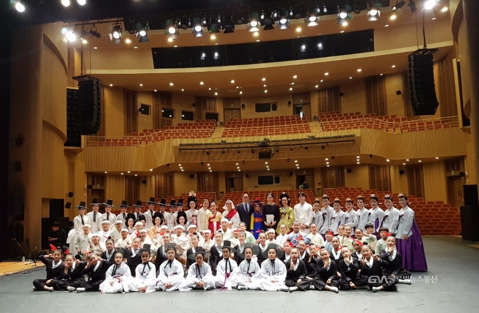 밀양문화재단 명품공연. < 포토뉴스 < 문화종합 < 문화 < 기사본문 - 글로벌뉴스통신GNA 밀양문화재단 명품공연. - 글로벌뉴스통신GNA
