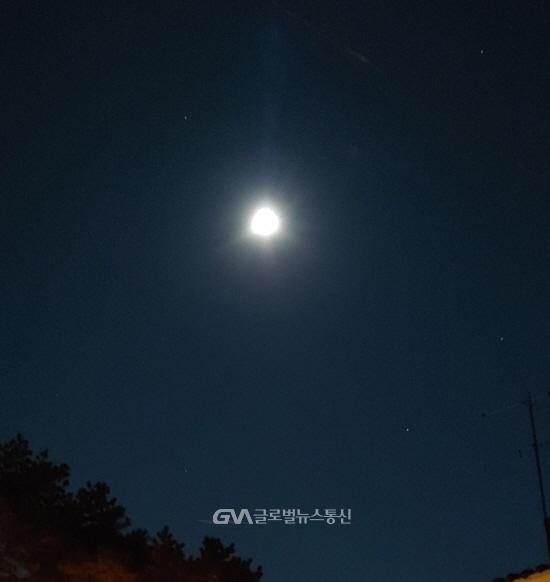 달밤 (2) < 포토뉴스 < 문화종합 < 문화 < 기사본문 - 글로벌뉴스통신GNA 달밤 (2) - 글로벌뉴스통신GNA
