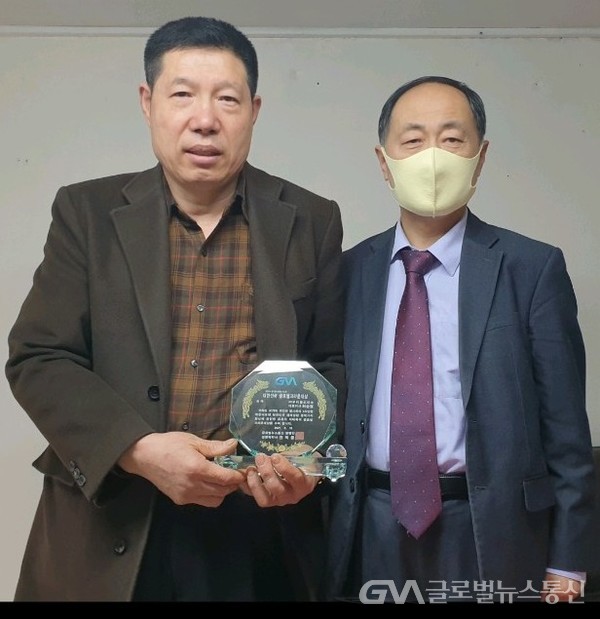 허승렬 (주)우리몰드테크 대표이사,2021 대한민국 글로벌크라운 대상... (주)우리몰드테크 대표이사,2021 대한민국 글로벌크라운 대상 수상... 