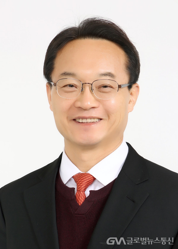 조해진 (Cho Hae-jin)